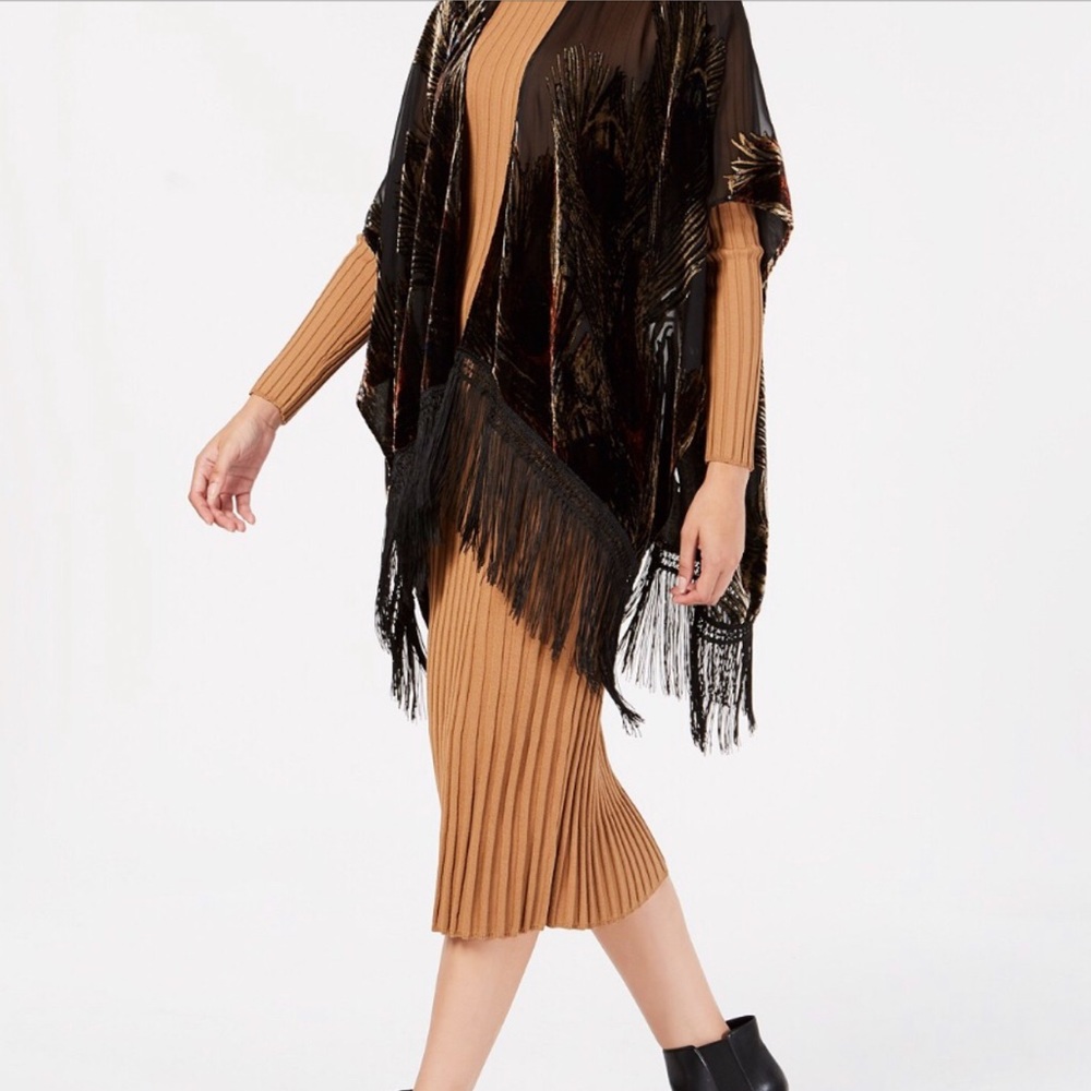 NWT INC International Concepts Black wrap